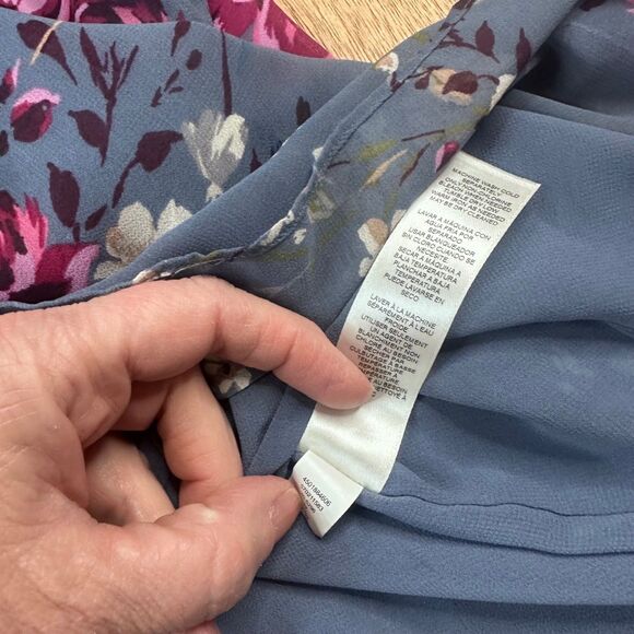 White House Black Market Floral Blouse Blue Lace V-Neck Long Sleeve Size 10 - Picture 6 of 7